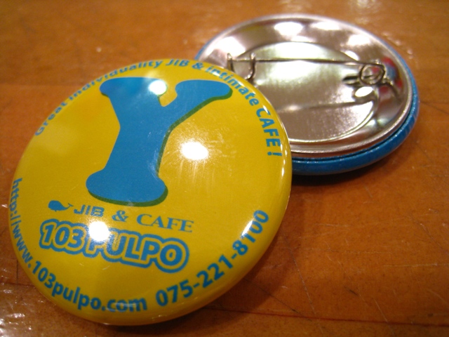 JIB & CAFE 103 PULPO アルファベット缶バッチ・アップ