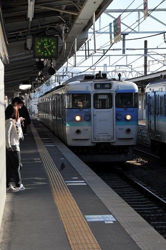 115系電車に乗車　松本駅で