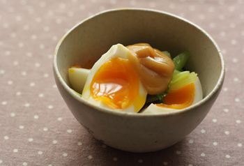 小松菜と半熟玉子のごまマヨサラダ１