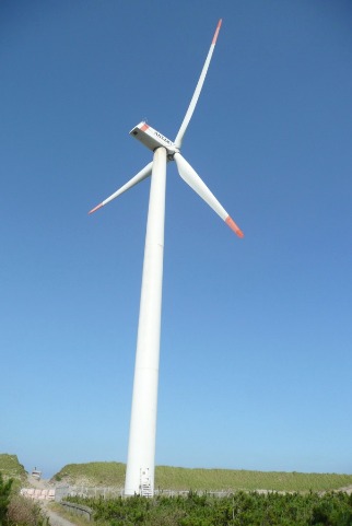 巨大な風力発電設備
